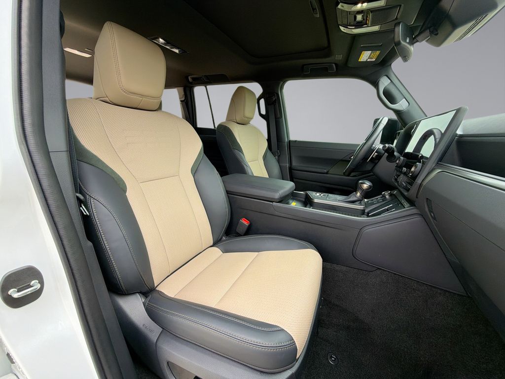 Thumbnail: 2024 Lexus GX - 16