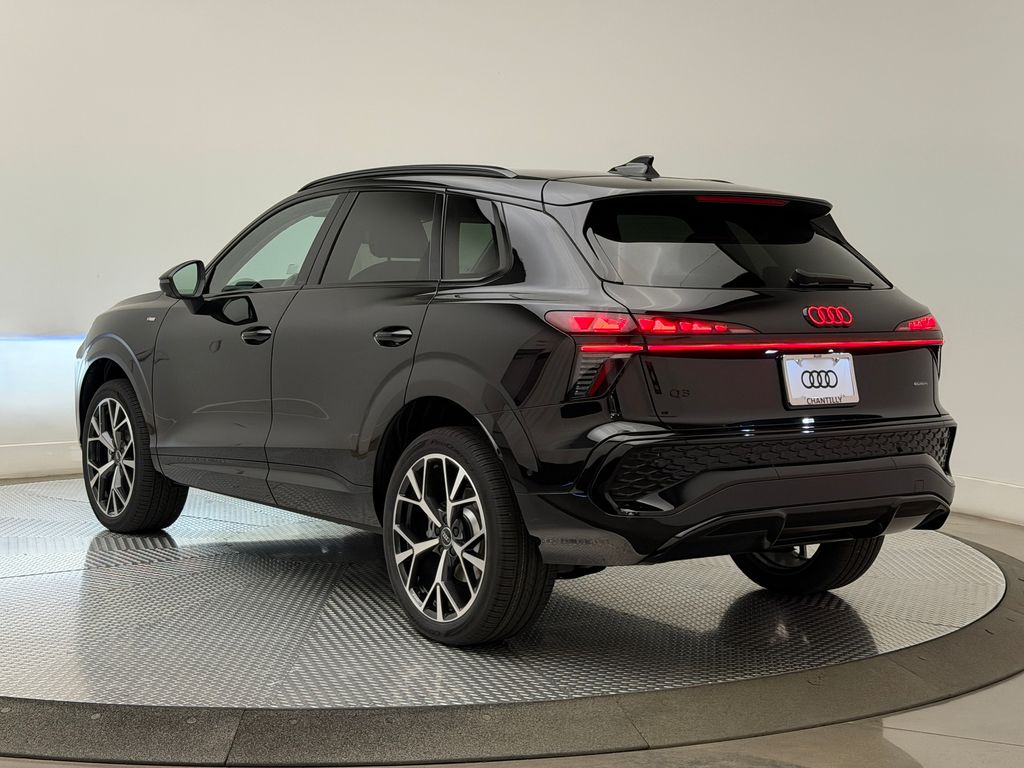 Thumbnail: 2026 Audi Q3 - 5