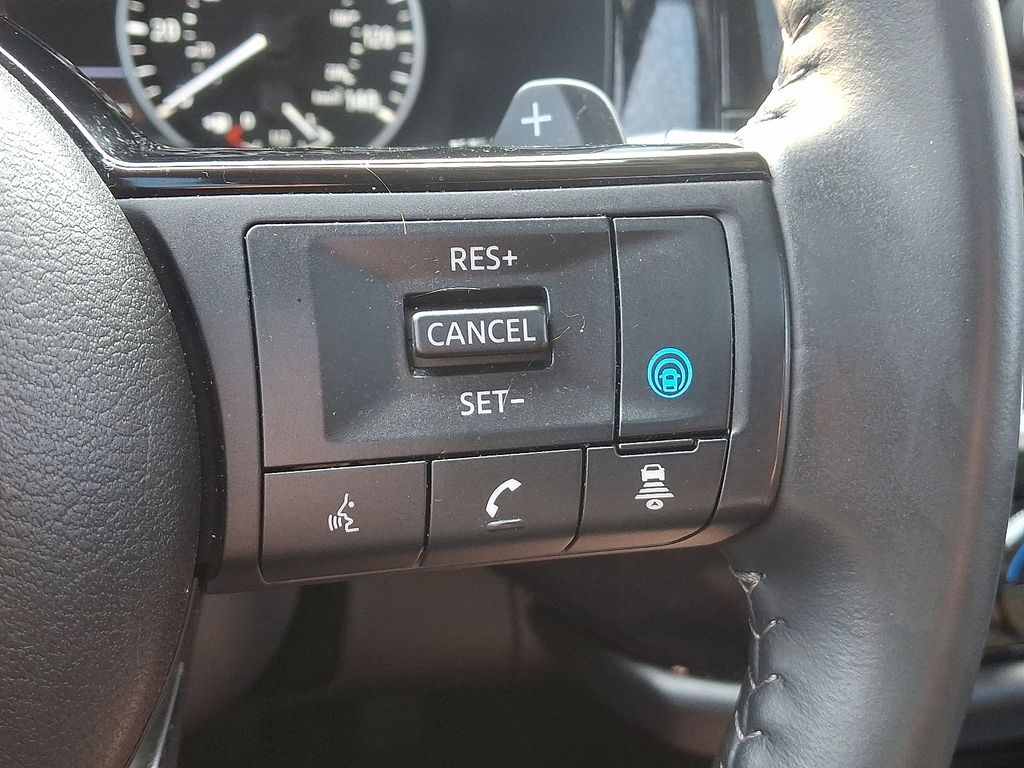 2023 Nissan Pathfinder SV 23