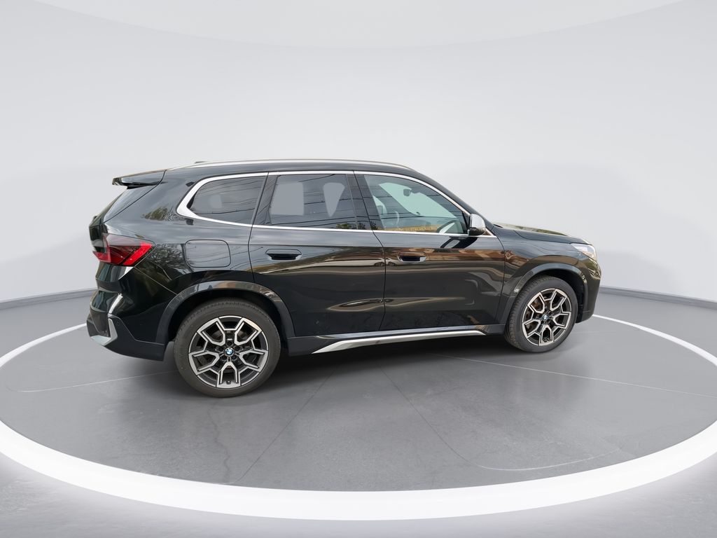 Thumbnail: 2023 BMW X1 - 8