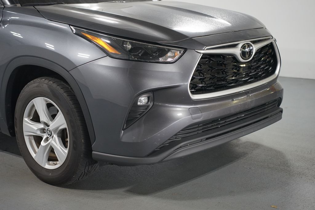 Thumbnail: 2023 Toyota Highlander - 4