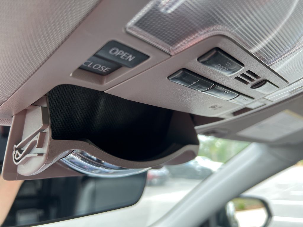 2019 Midnight Black Metallic Toyota Highlander XLE AWD SUV