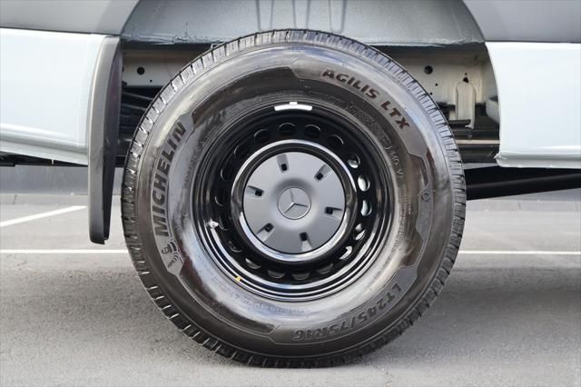 Thumbnail: 2026 Mercedes-Benz Sprinter - 11