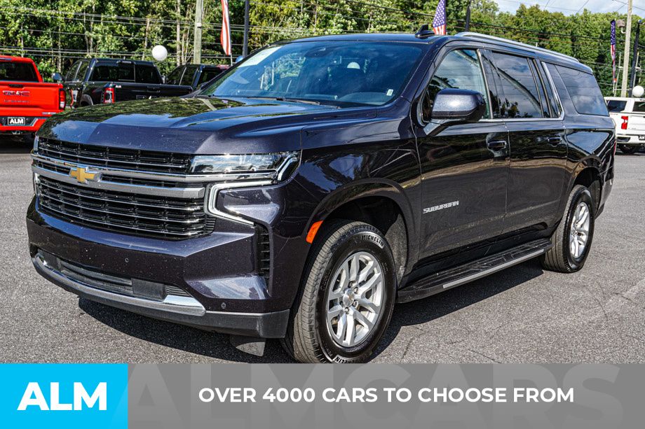 2024 Chevrolet Suburban LT photo 2