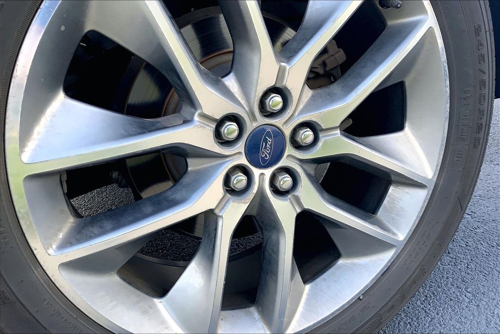 Used 2018 White Ford Titanium image 3