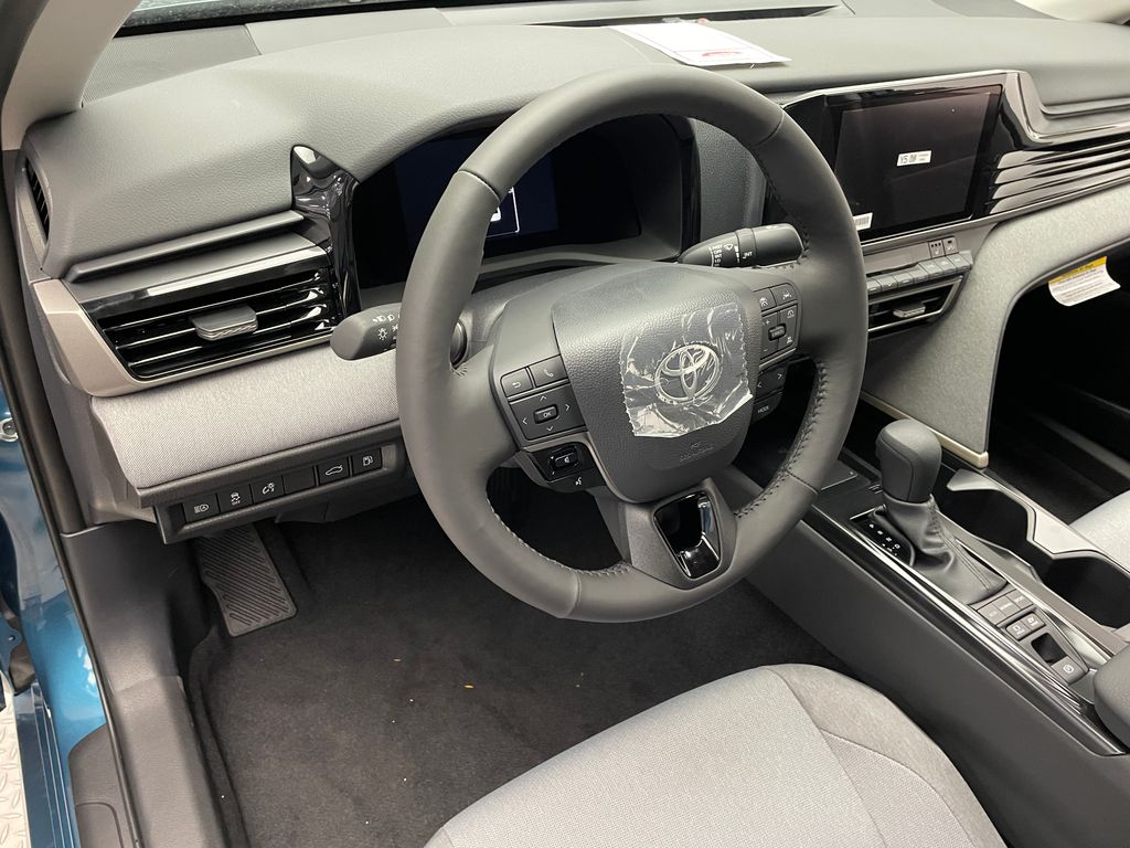 Thumbnail: 2025 Toyota Camry - 11