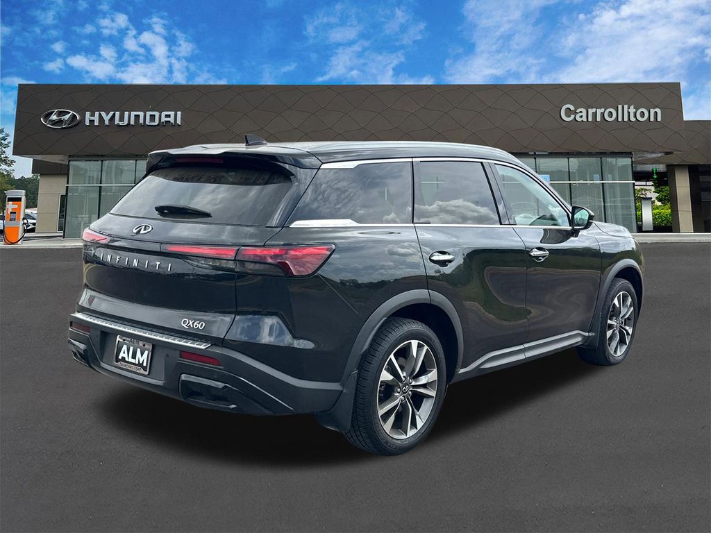 Used 2023 Black INFINITI LUXE image 5