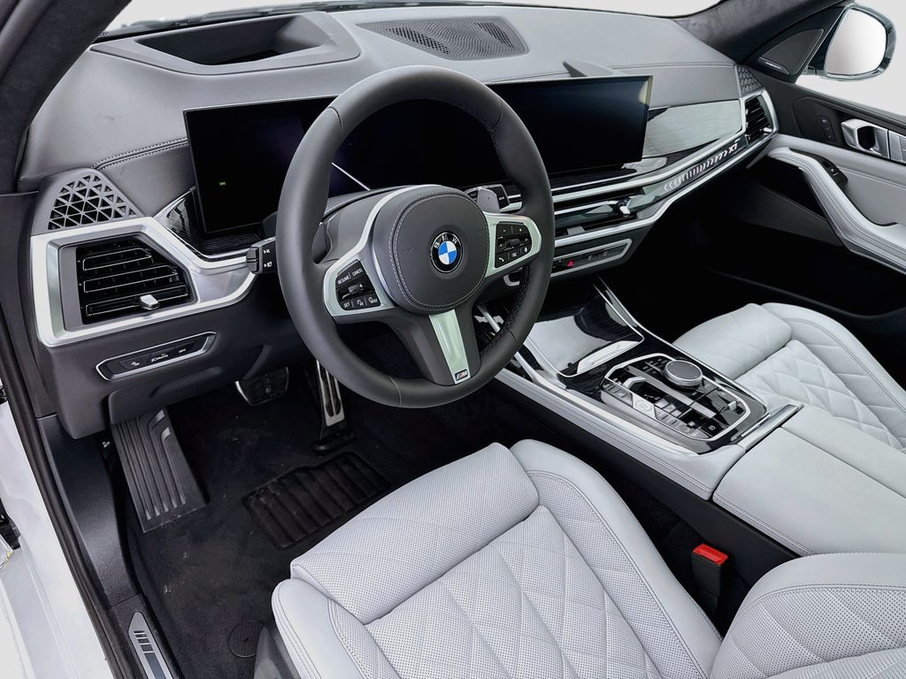 Thumbnail: 2027 BMW X7 - 9