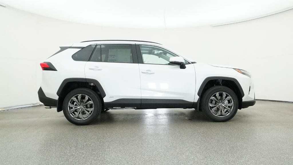 Thumbnail: 2025 Toyota RAV4 - 10