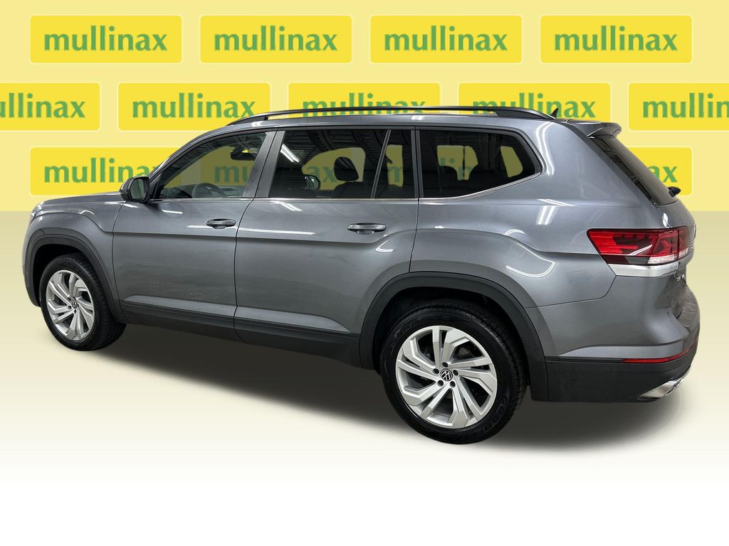 Certified Used 2022  Volkswagen 3.6L V6 SE w/Technology image 12