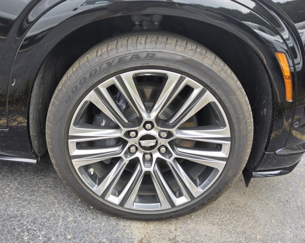 2026 Stellar Black Metallic Cadillac VISTIQ Platinum AWD SUV