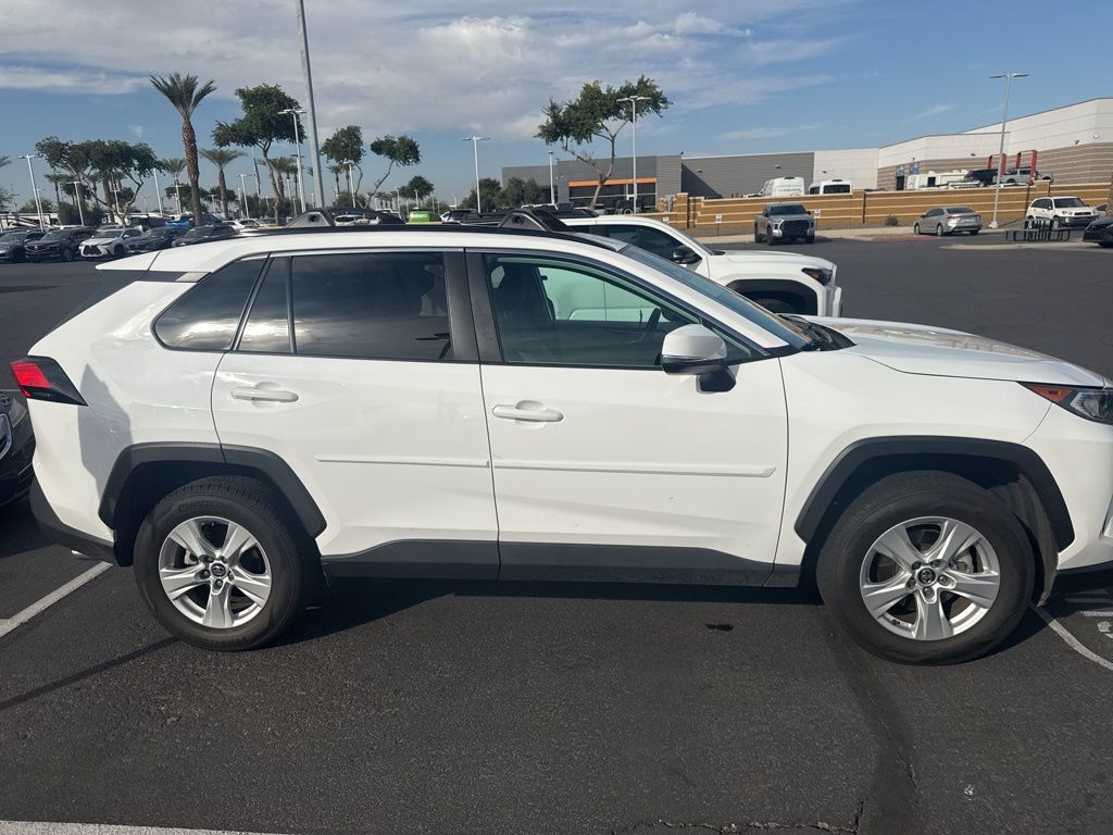 Thumbnail: 2020 Toyota RAV4 - 7