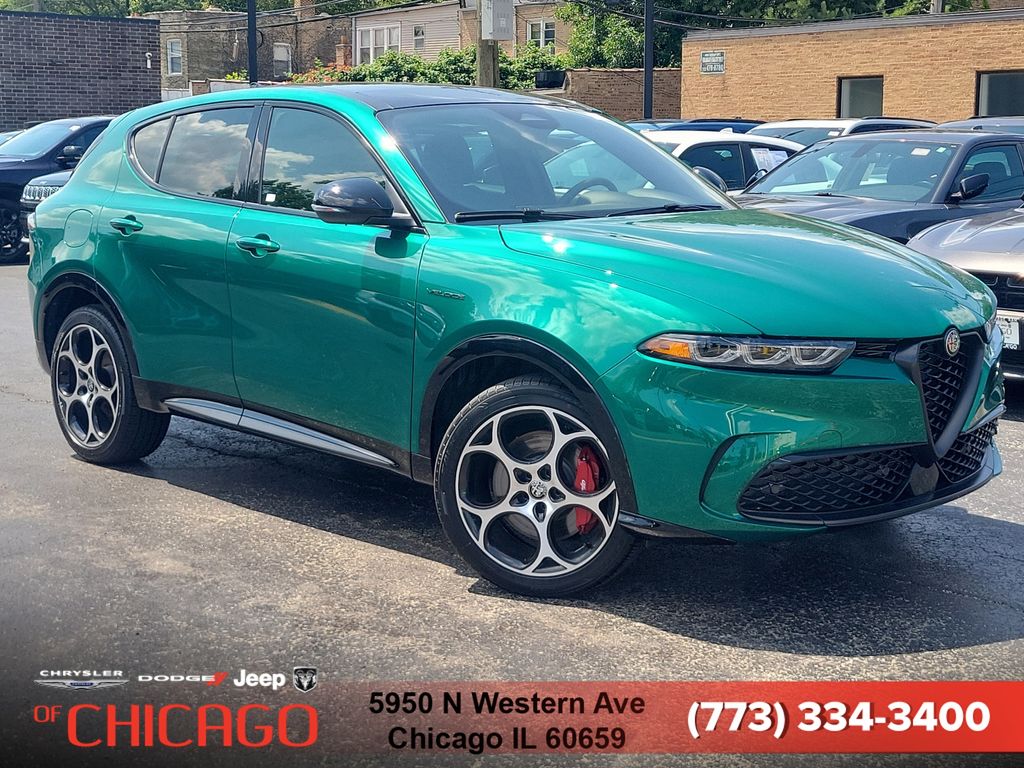 Green (Verde Fangio Metallic) 2025 Alfa Romeo Tonale SUV / Crossover All-Wheel Drive 9-Speed Automatic