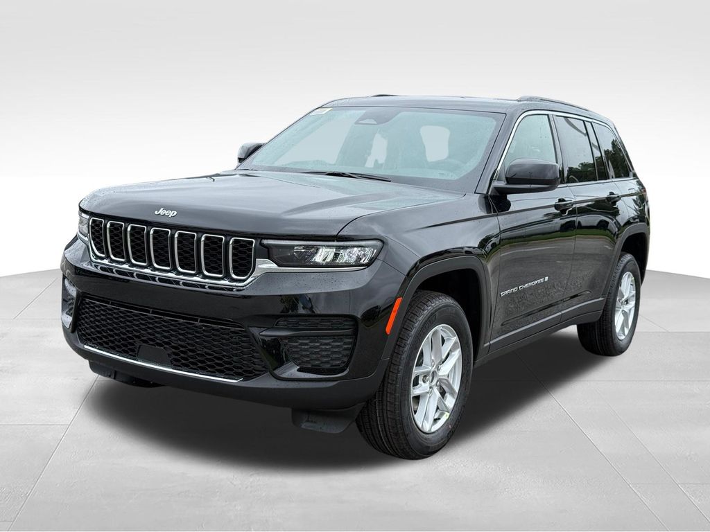 Diamond Black Crystal Pearlcoat 2026 Jeep Grand Cherokee SUV / Crossover 4X2 8-Speed Automatic