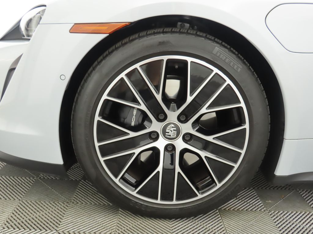 Thumbnail: 2022 Porsche Taycan - 32