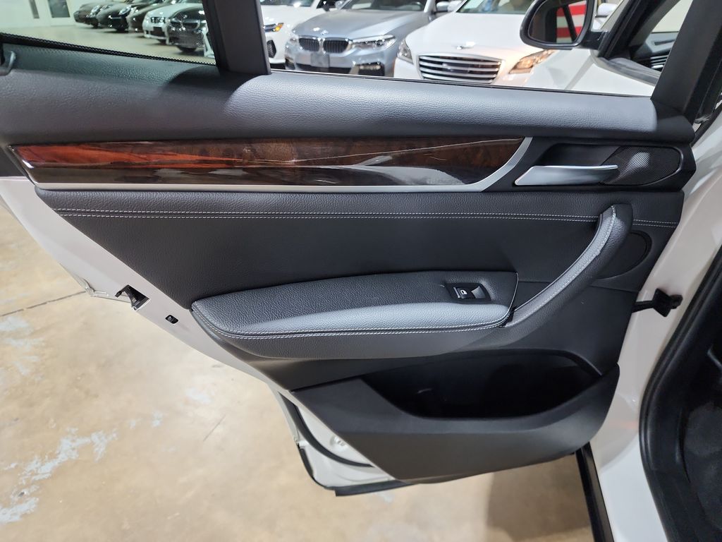 2017 BMW X3 xDrive28i photo