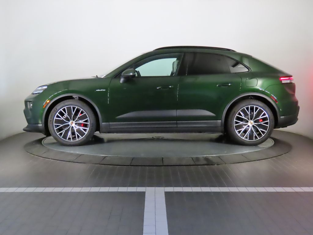 Thumbnail: 2025 Porsche Macan - 2