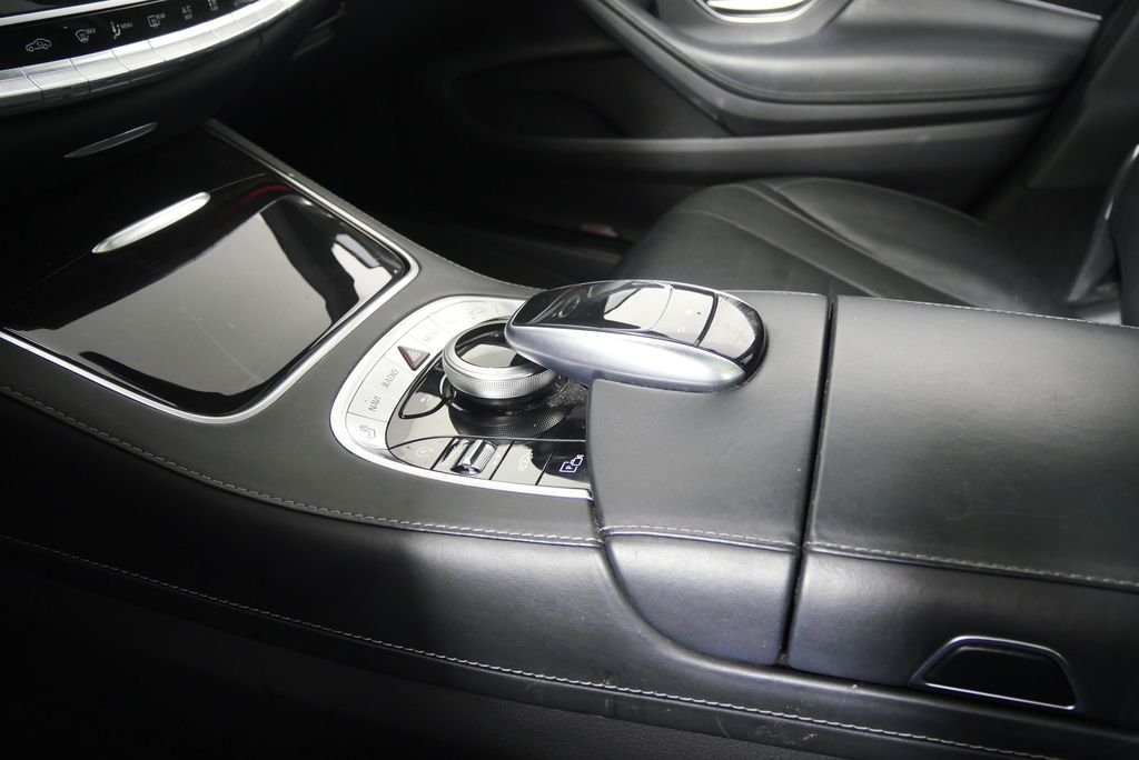 Thumbnail: 2019 Mercedes-Benz S-Class - 28