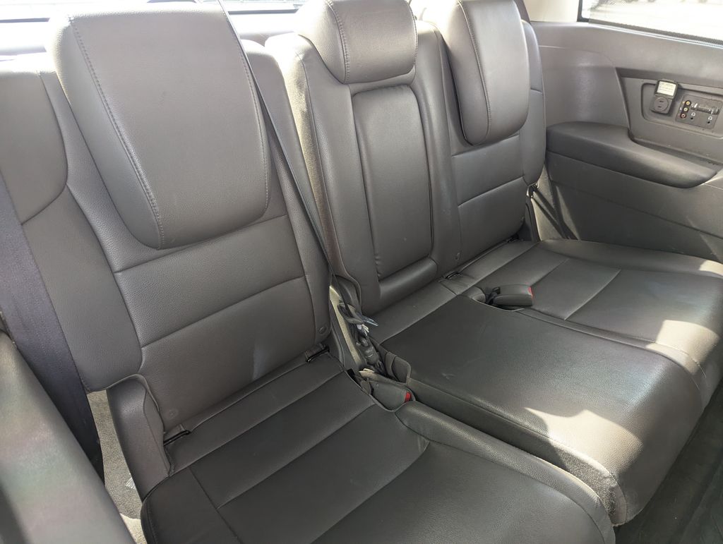 2013 Honda Odyssey Touring 37