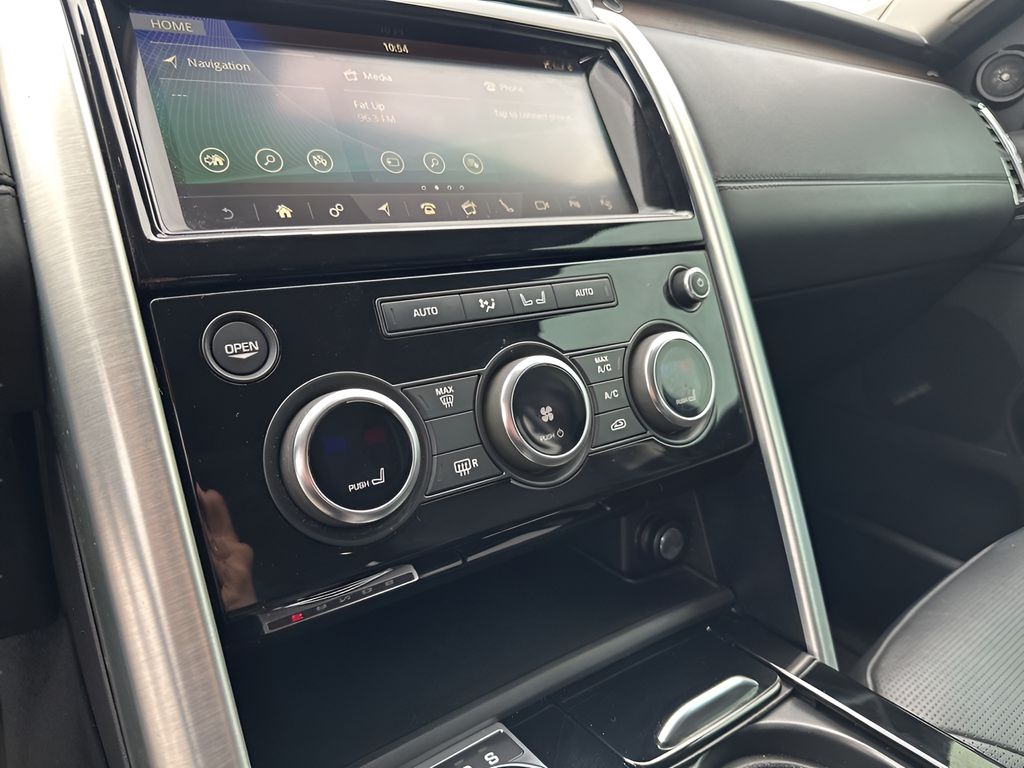 Used Car 2020 Land Rover Discovery  Hse Luxury For Sale Under $30,000 In Austin, Texas