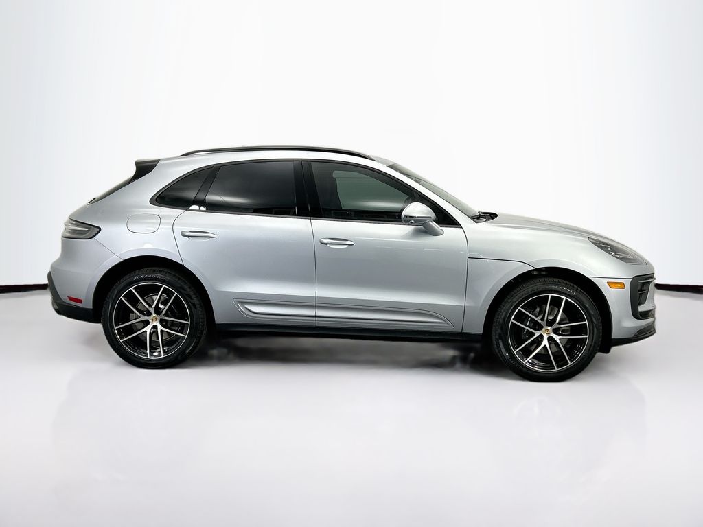 Thumbnail: 2026 Porsche Macan - 8