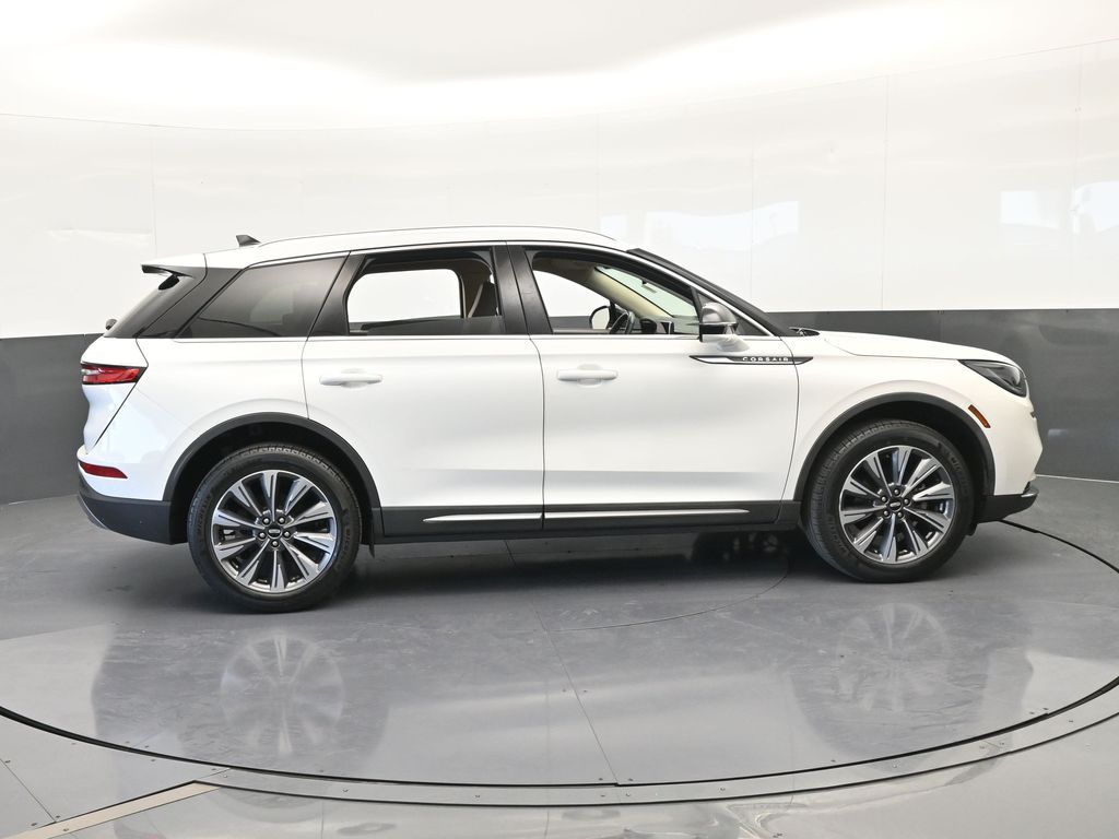 Used 2022 Pristine White Metallic Tri-Coat Lincoln Reserve image 7