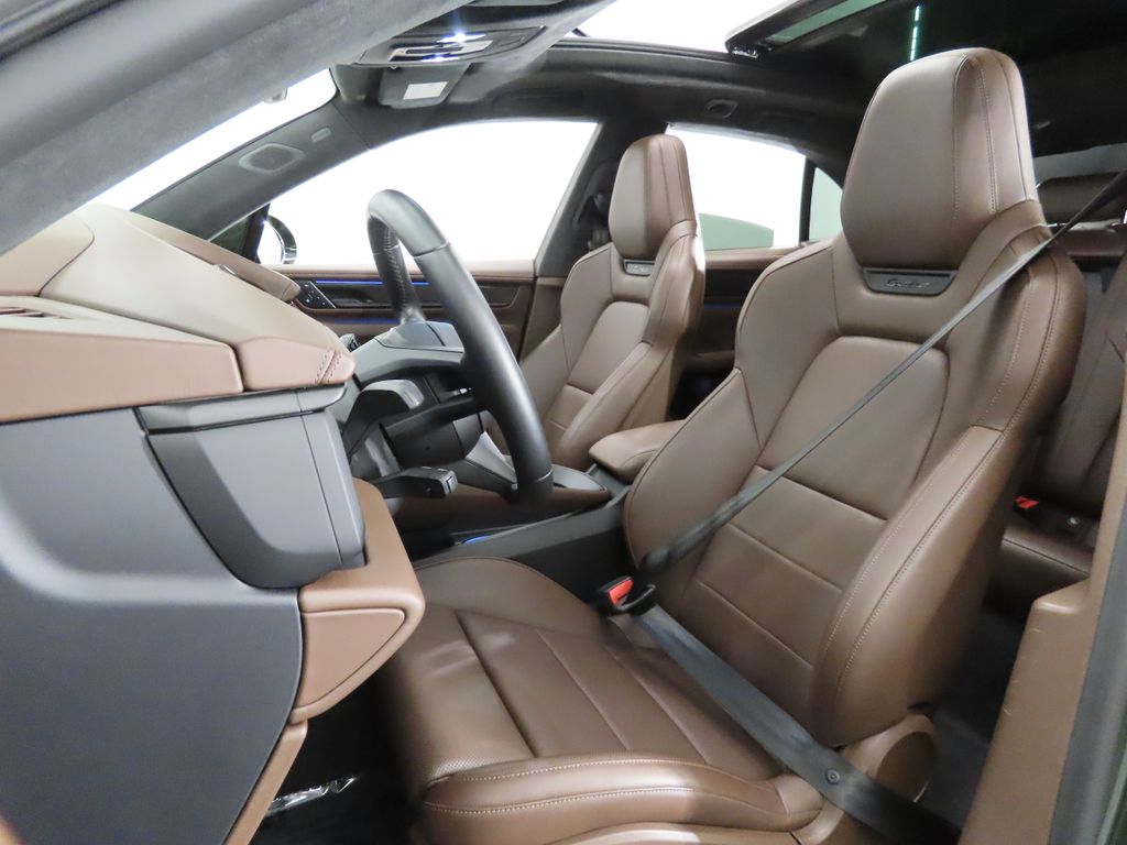 Thumbnail: 2024 Porsche Macan - 5