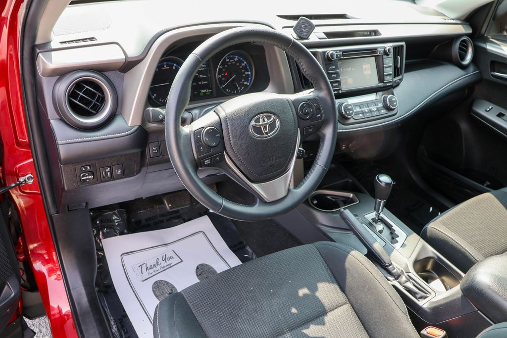 2018 Toyota RAV4 XLE 3