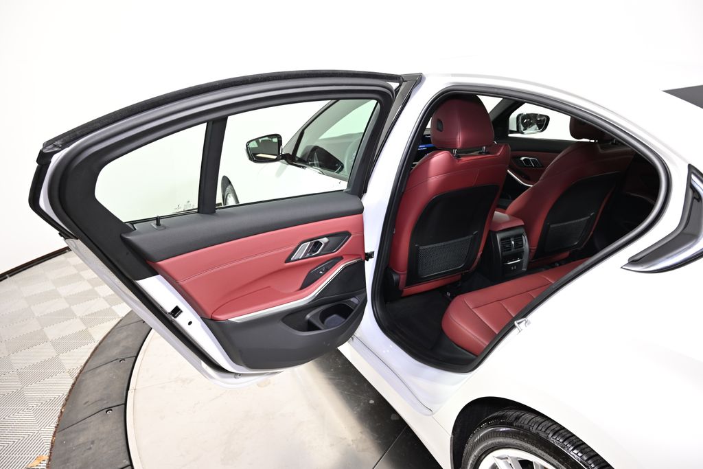 Thumbnail: 2023 BMW 3 Series - 23