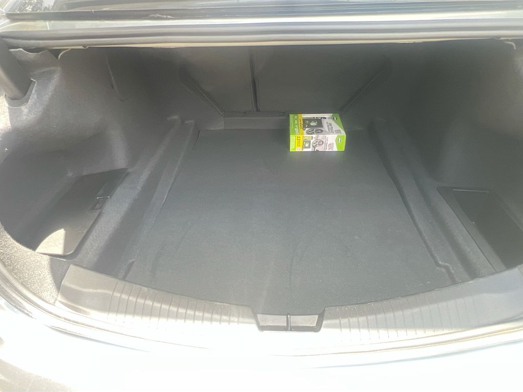 Used 2025 Silver Cadillac V-Series image 27