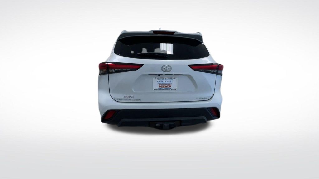 2022 Toyota Highlander XLE - Photo 7