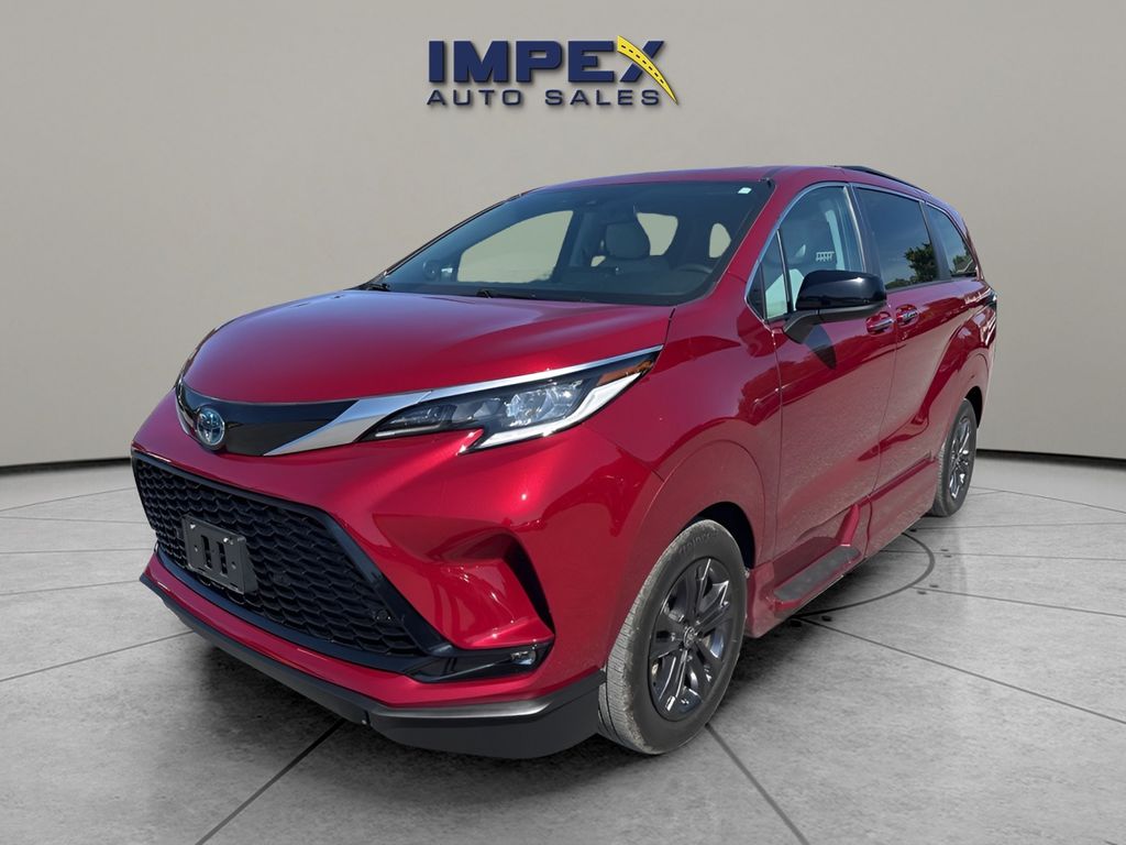 2024 Toyota Sienna XSE 7-Passenger Hybrid AWD's photo