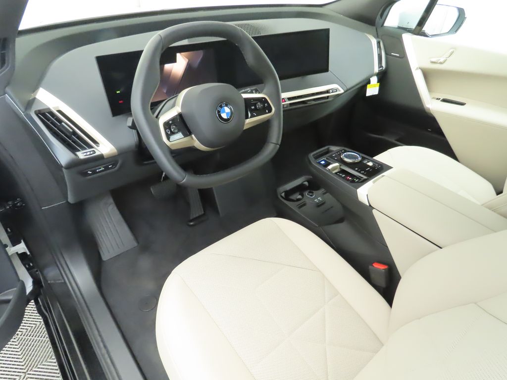 Thumbnail: 2026 BMW iX - 9