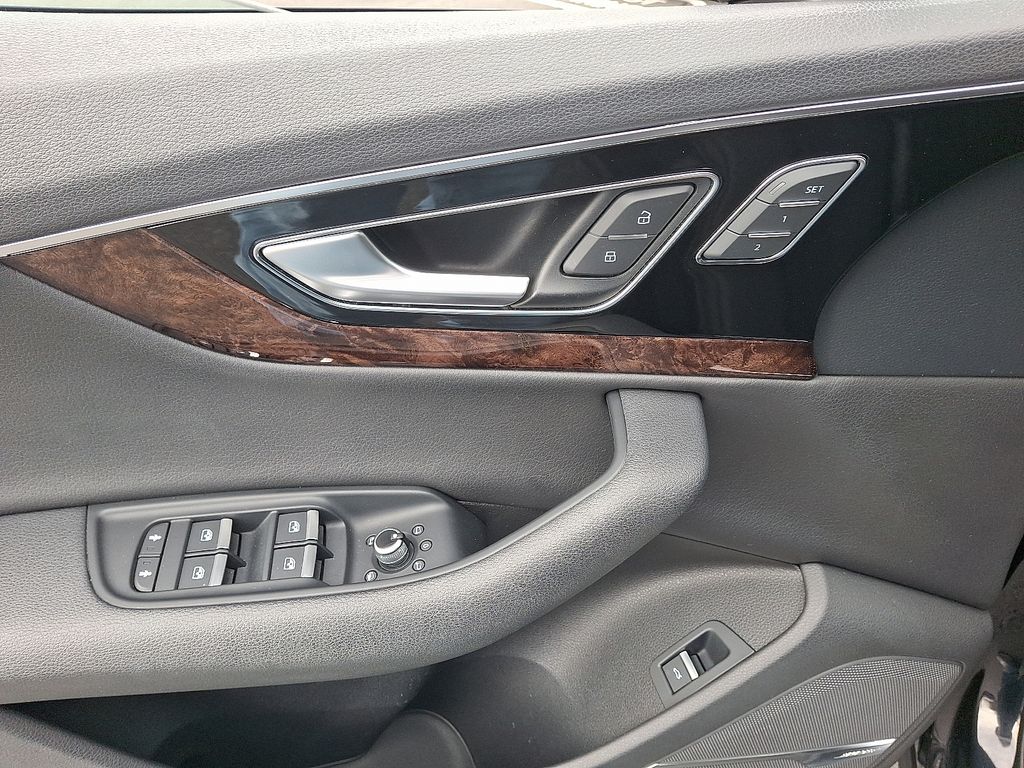 Thumbnail: 2019 Audi Q7 - 12