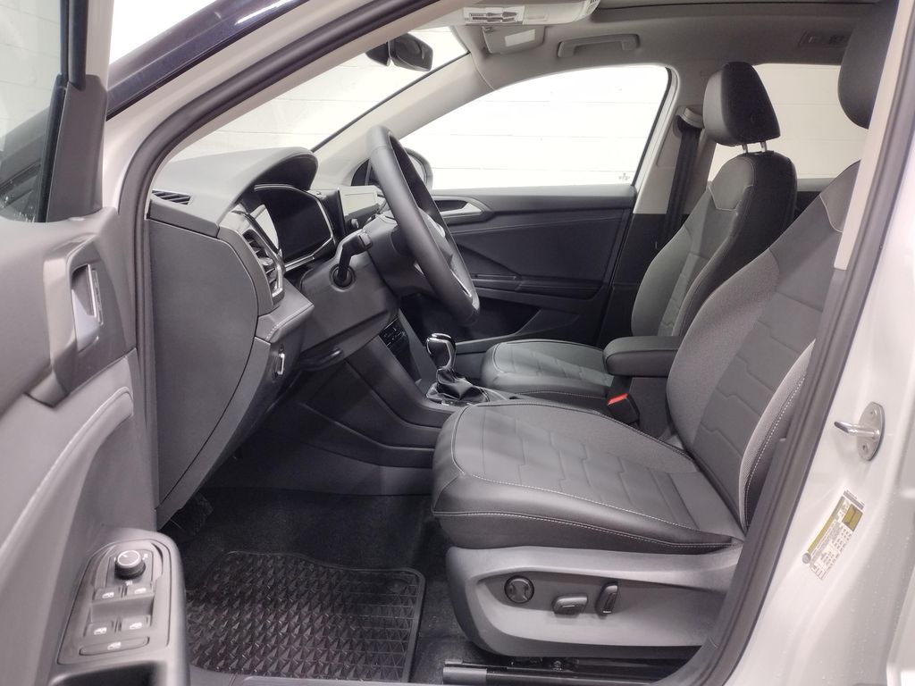 2025 Volkswagen Taos 1.5T SE Black