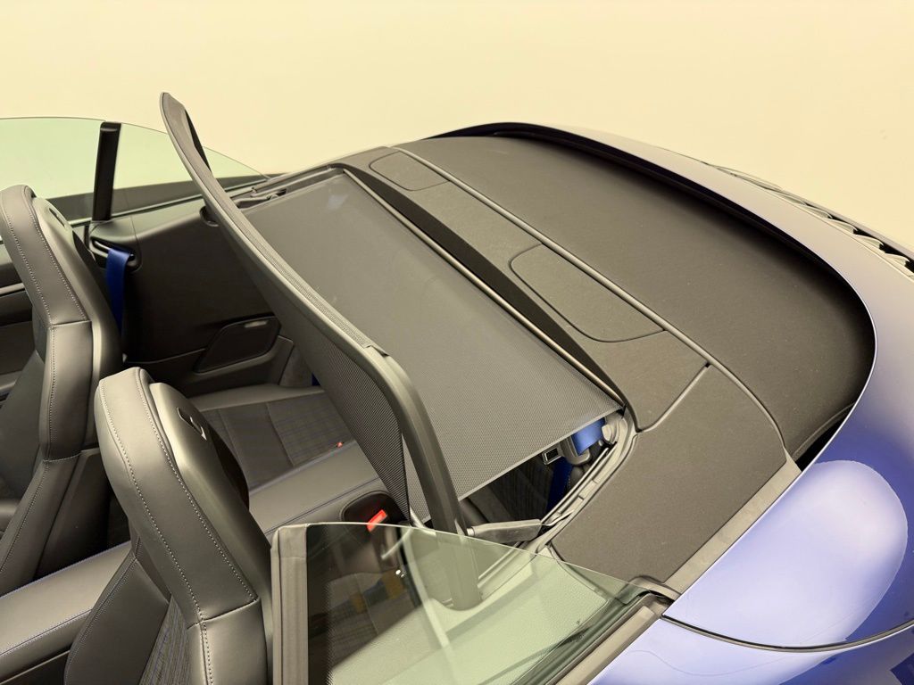 Thumbnail: 2025 Porsche 911 - 27