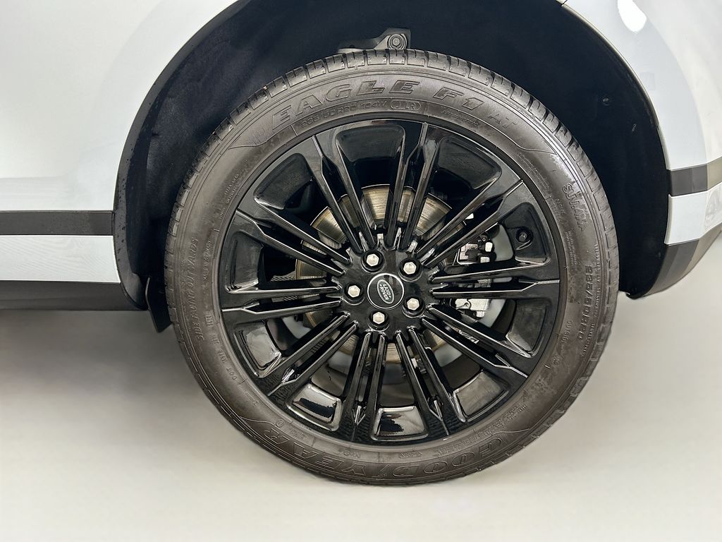 Thumbnail: 2025 Land Rover Range Rover Evoque - 30