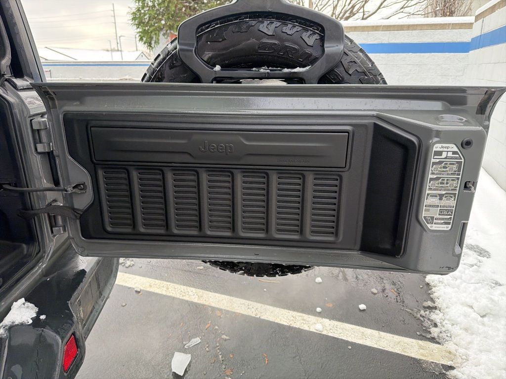 Thumbnail: 2020 Jeep Wrangler - 22