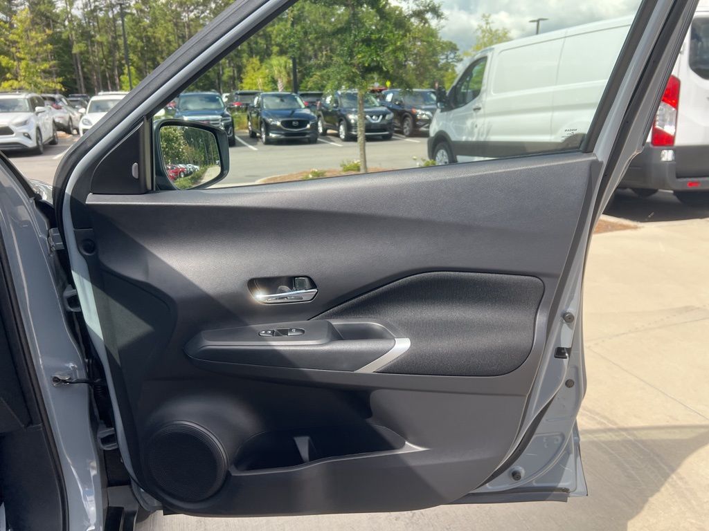 2024 Boulder Gray Pearl Nissan Kicks SV FWD SUV