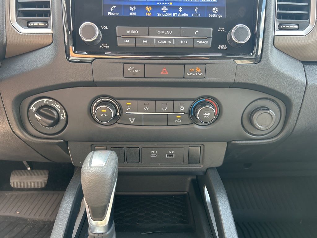 2023 Nissan Frontier SV