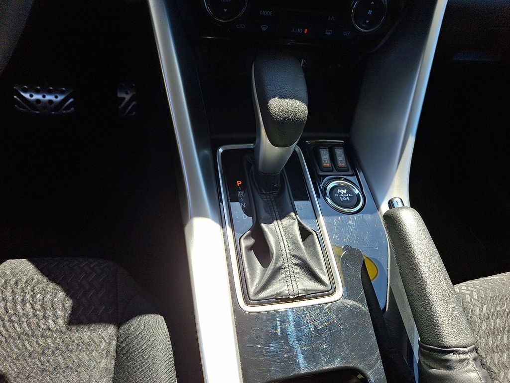 2024 Mitsubishi Eclipse Cross — photo 15