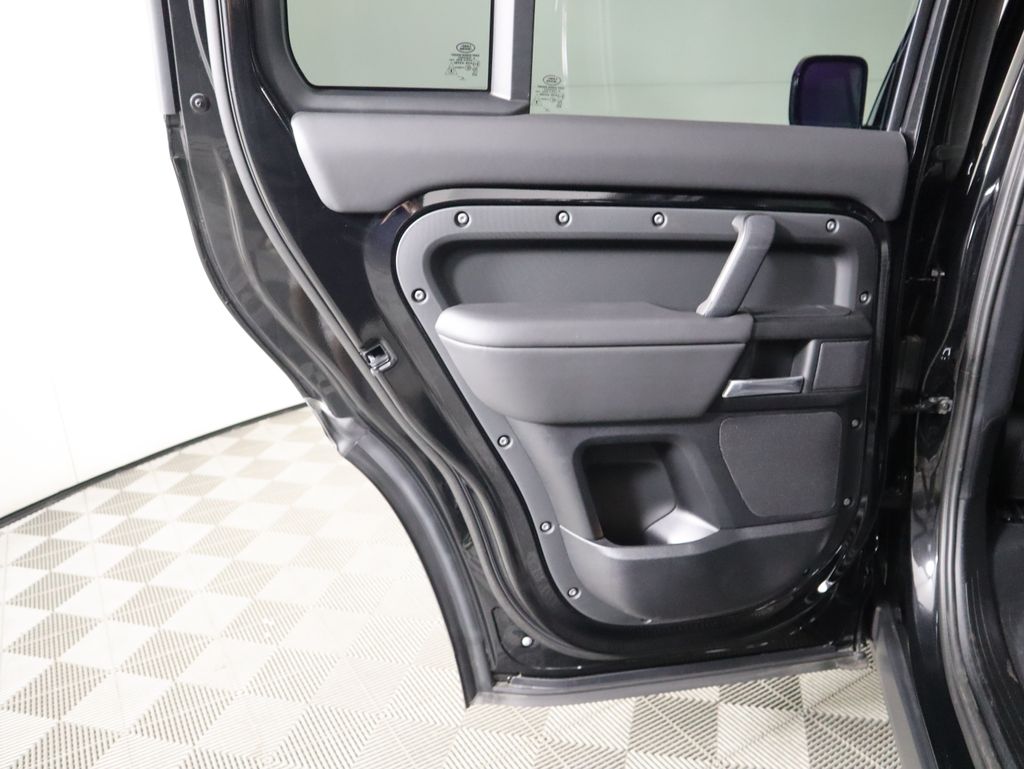 Thumbnail: 2025 Land Rover Defender - 27