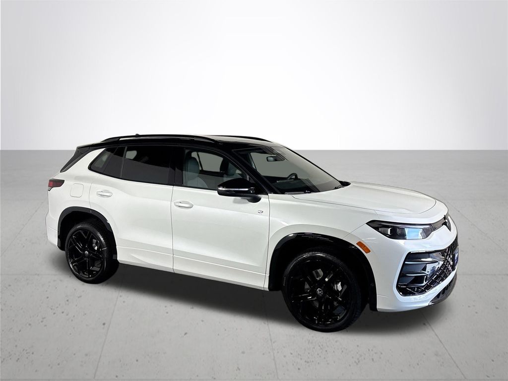 2025 Volkswagen Tiguan SE R-Line Black photo 4