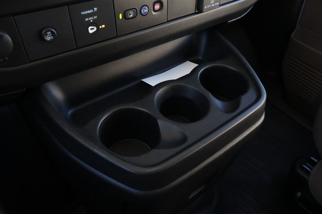 Thumbnail: 2022 Chevrolet Express - 29