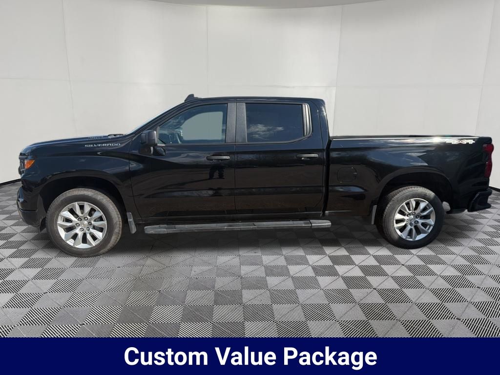 View vehicle photo 4