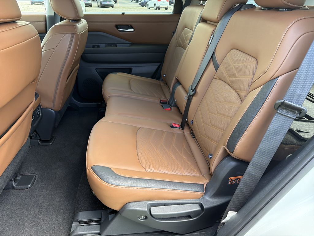 Used 2024 Nissan Pathfinder SUV