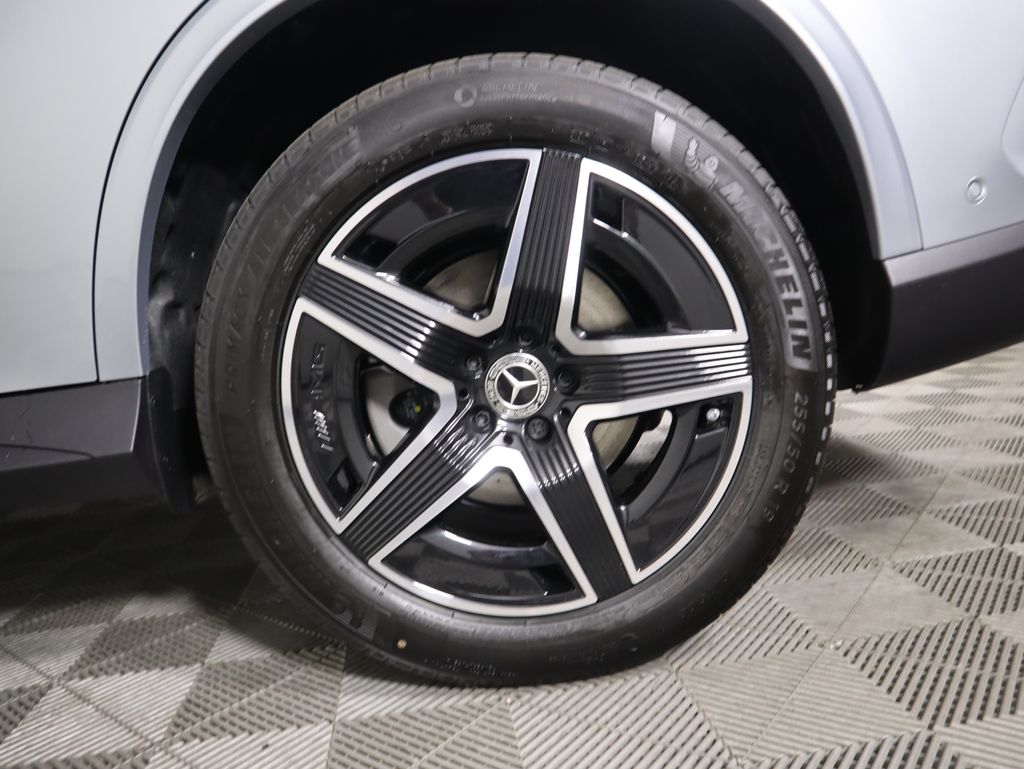 Thumbnail: 2026 Mercedes-Benz GLC - 31