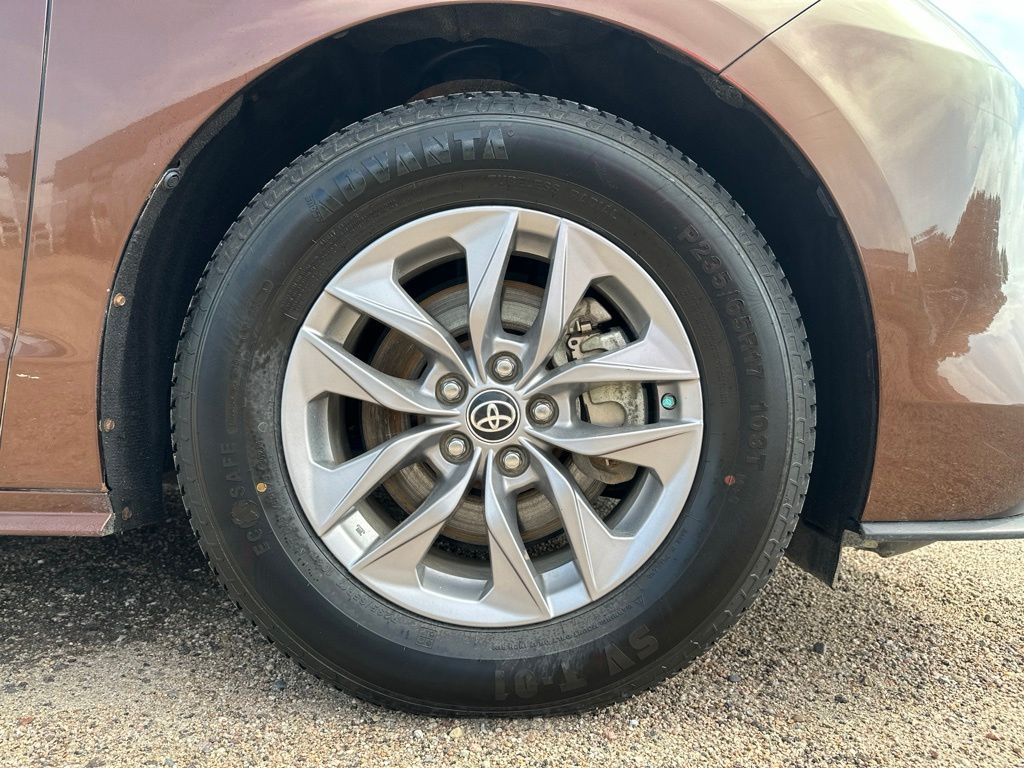 Used 2022 Toyota Sienna Van