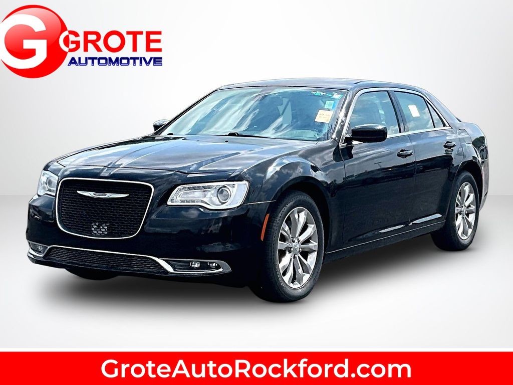  2017 Chrysler 300 Limited AWD   