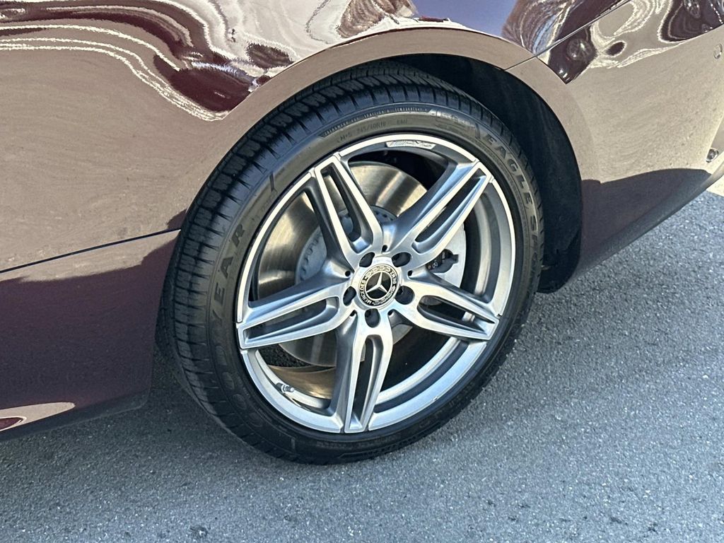 Thumbnail: 2019 Mercedes-Benz E-Class - 24